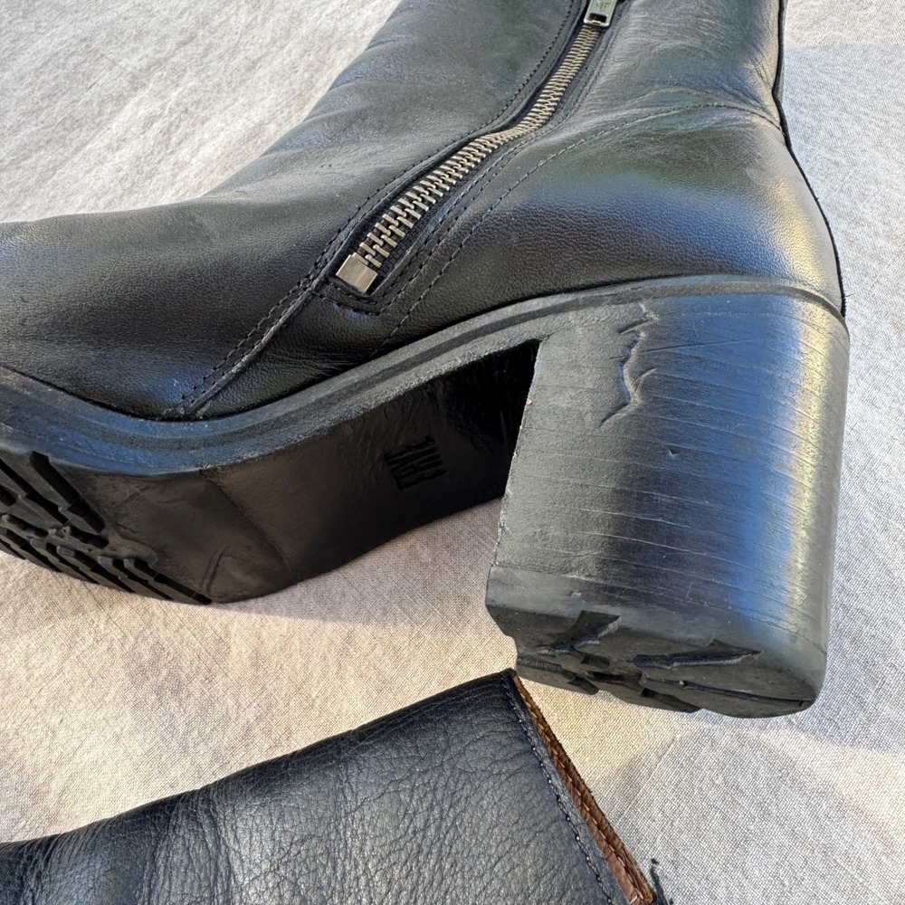 Frye Sabrina 6G Ankle Boot 8.5 Black Leather Lug Sole Block Heel Zip Chelsea - Picture 15 of 16